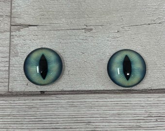 Blue glass eye cabochons in sizes 8mm to 40mm cat eyes dragon iris animal eyes (644)