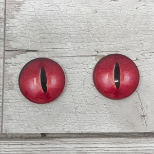 Rode cabochons met glazen oog in de maten 6 tot 20 mm drakenogen vis reptiel hagedis iris (393)