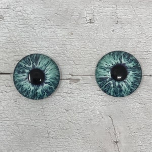 Groene glazen cabochons in de maten 6 tot 40 mm menselijke iris hond kat dierenogen (421)
