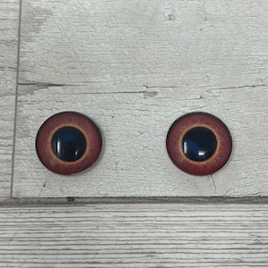 Cabochões de olhos de vidro vermelho em tamanhos de 6 mm a 40 mm olhos humanos monstro pássaro íris humana criatura de fantasia animal olhos de morcego (592)