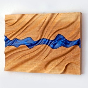 Blauer Fluss Holz Bas Relief Skulptur für Wand Dekor, moderne Holz Wand Kunst, freie Form Holzschnitzerei, Epoxy Fluss, Epoxy Kunst Bild 1