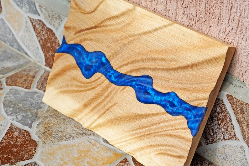 Blauer Fluss Holz Bas Relief Skulptur für Wand Dekor, moderne Holz Wand Kunst, freie Form Holzschnitzerei, Epoxy Fluss, Epoxy Kunst Bild 10