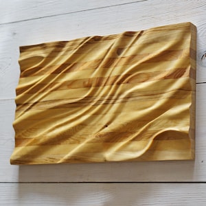 Eco Pallet Art Holzformen und Muster, buntes Holz, recycelte Wandkunst, umweltfreundliches Design von Palettenkunst, Altholz, Altholz