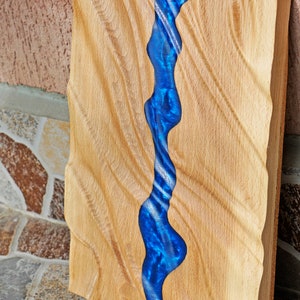 Blauer Fluss Holz Bas Relief Skulptur für Wand Dekor, moderne Holz Wand Kunst, freie Form Holzschnitzerei, Epoxy Fluss, Epoxy Kunst Bild 9