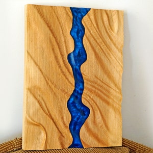 Blauer Fluss Holz Bas Relief Skulptur für Wand Dekor, moderne Holz Wand Kunst, freie Form Holzschnitzerei, Epoxy Fluss, Epoxy Kunst Bild 6