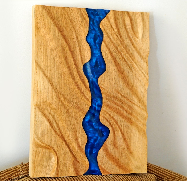 Blauer Fluss Holz Bas Relief Skulptur für Wand Dekor, moderne Holz Wand Kunst, freie Form Holzschnitzerei, Epoxy Fluss, Epoxy Kunst Bild 6