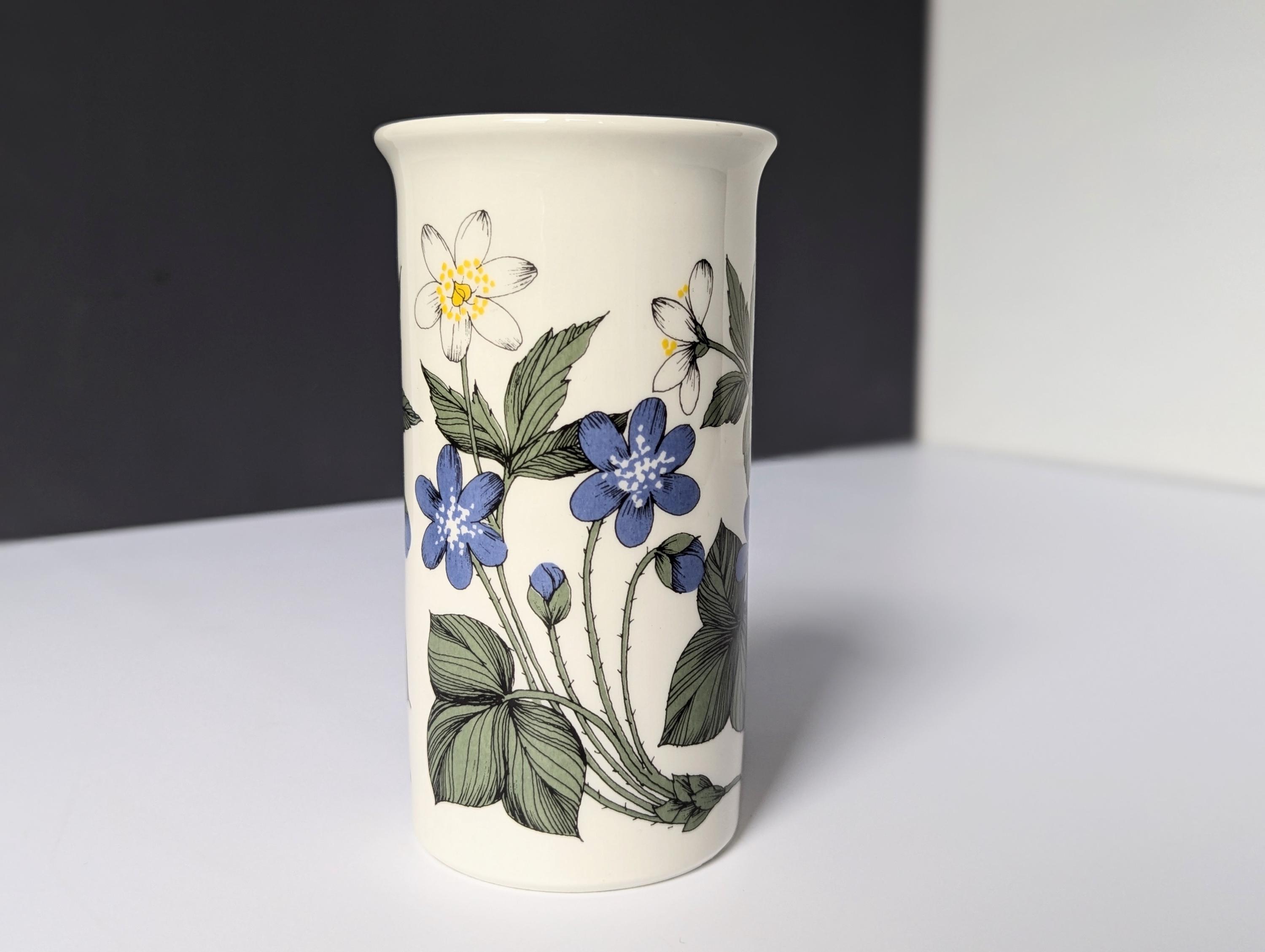 ヴィンテージ 花花瓶は美しく手描きされています。 アラビアの騎士。ホテル