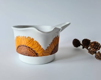 Egersund SUNFLOWER gravy boat. Egersund Norway Korulen Sunflower from 1971. Scandinavian kitchen retro owenware. Mid century modern.