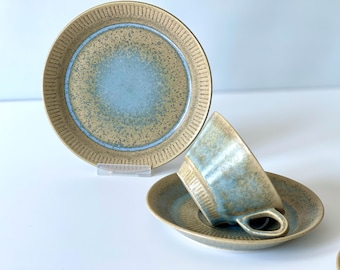 Duże trio filiżanek do herbaty, NøDDEBO firmy Knabstrup, Dania. Unikalna ceramika artystyczna wypalana w wysokich temperaturach - Johannes Hansen - Midcentury - duński