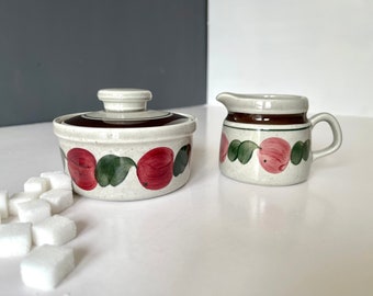 Rörstrand Birgitta creamer & sugar bowl - Design by Jacqueline Lynd, 1976. Hand painted flower. Scandinavia. Swedish mid century modern.