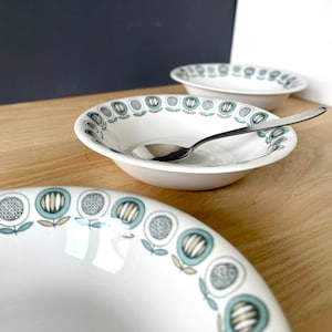 3 X soup/deep plates Arabia - Olivia. Raija Uosikkinen 1958-1966. Wonderfull decor. Excellent MCM design. Finland.