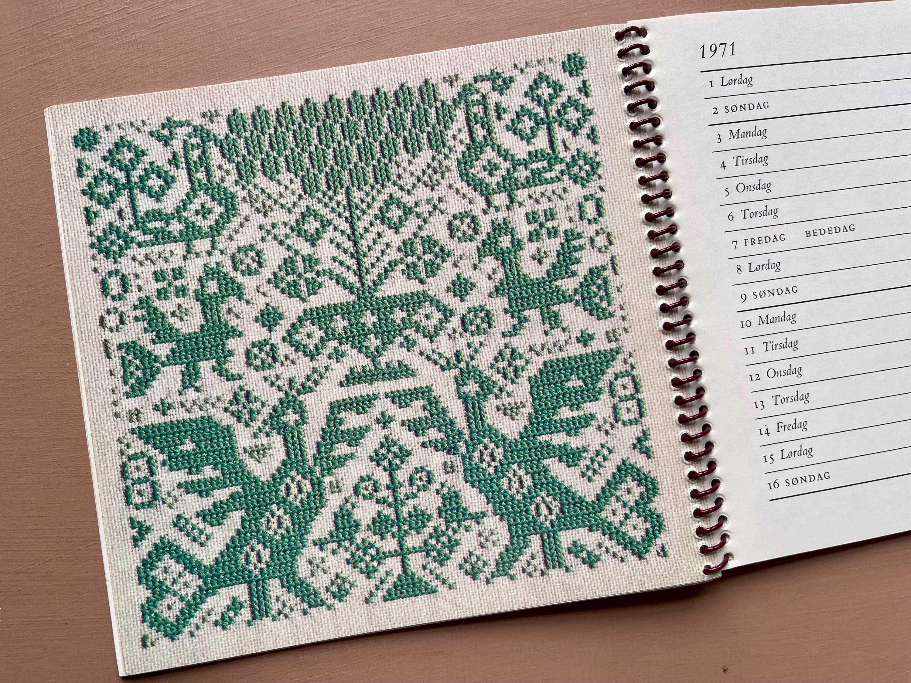 1971 Haandarbejdets Fremme - Danish Cross Stitch - Yearbook 1971