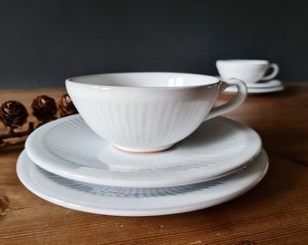 LØVEMOSE 60s ceramic tea trio, Denmark. Cup, saucer and plate with incised lines. Denmark. Vintage mid century danish pottery in white.