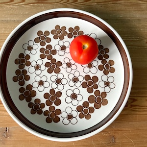 Rörstrand &quot;Anemon&quot; serving plate - designed by Marianne Westman. Brown floral pattern. Mid century flower design. Collectible Scandinavian
