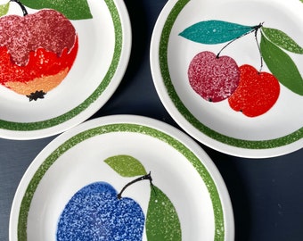 Set of 3 rare Vintage Villeroy and Boch Breakfast Plate. Side Plate. Breakfast/salad plate. 20.5cm. Fruit Design. Luxemburg, 1960s
