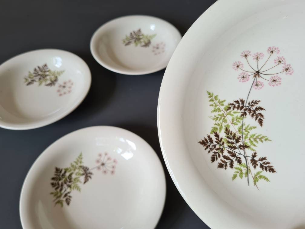 4 Rörstrand soup plates, set of 4. Wild flower. Scandinavian design from Sweden. 60s, mid century modern. Retro vintage deep plates.