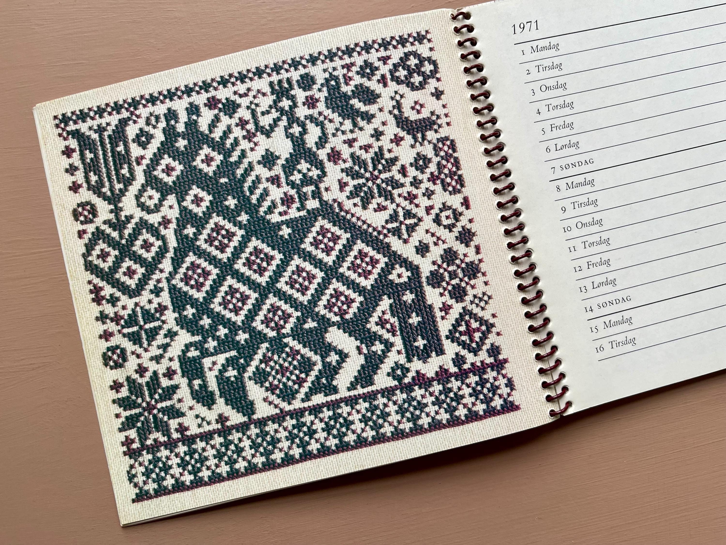 1971 Haandarbejdets Fremme - Danish Cross Stitch - Yearbook 1971