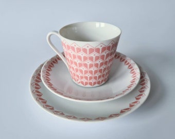 Danish 50s trio by LYNGBY of Denmark. Scandinavian MCM, Mid century modern. Light pink pattern on thin elegant porcelain. Cup, saucer, plate