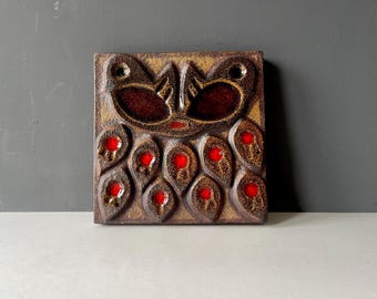 Noomi Backhausen ceramic wall hanging. Søholm, Denmark. Mid century modern ceramic with birds and feathers. Danish ceramic from the 70s.