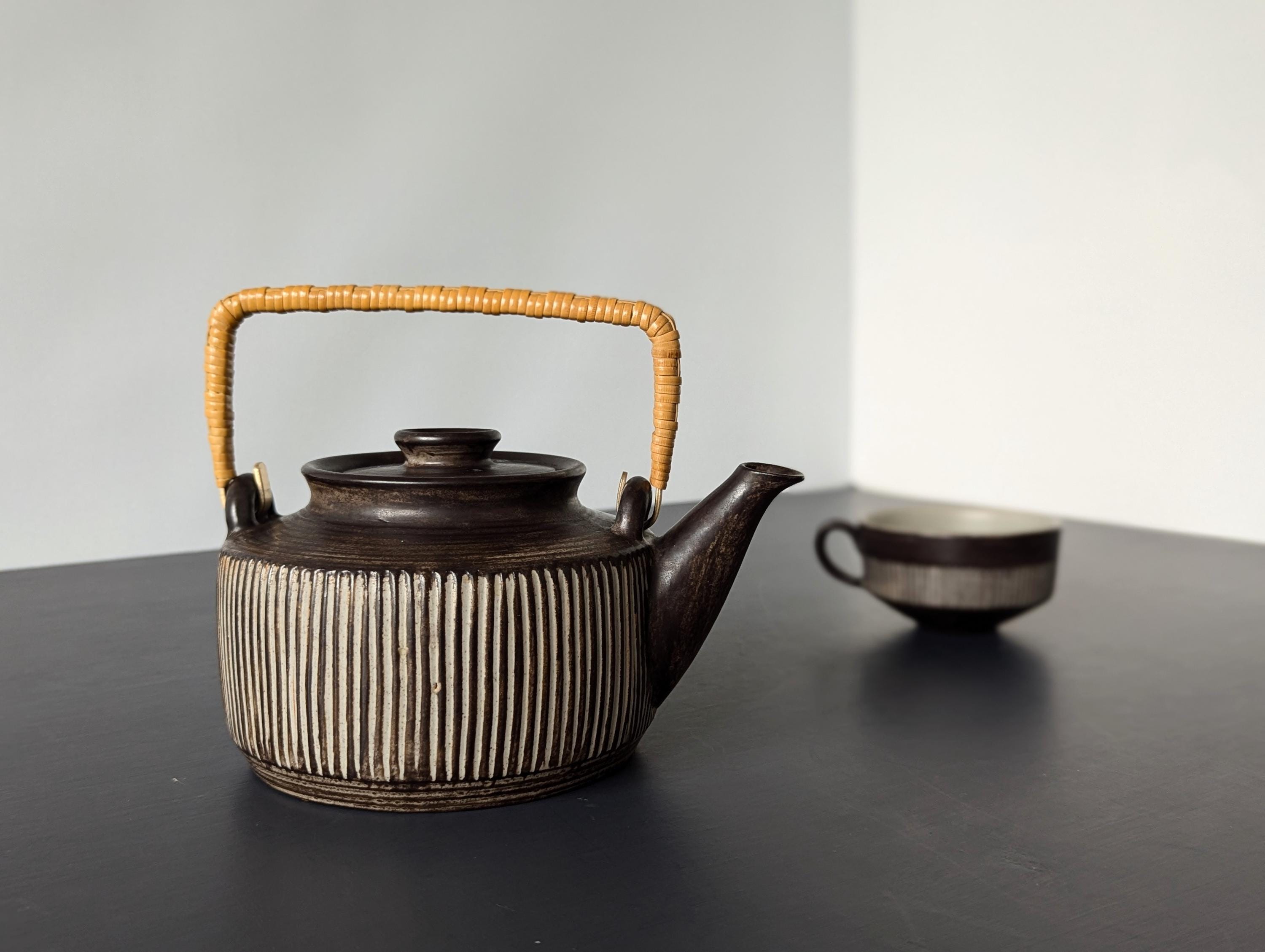 AMAZONAS by BR Ceramic & Einar Hellerøe. 50s Ceramic Teapot