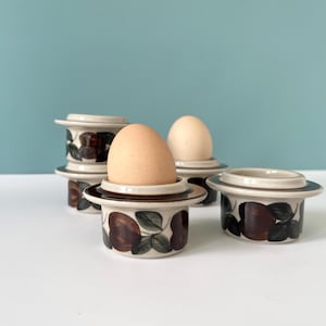 Set of 5 Ruija egg Cups - Arabia - Raija Uosikkinen and Ulla Procope in 1975. Handpainted decor. Rare gems