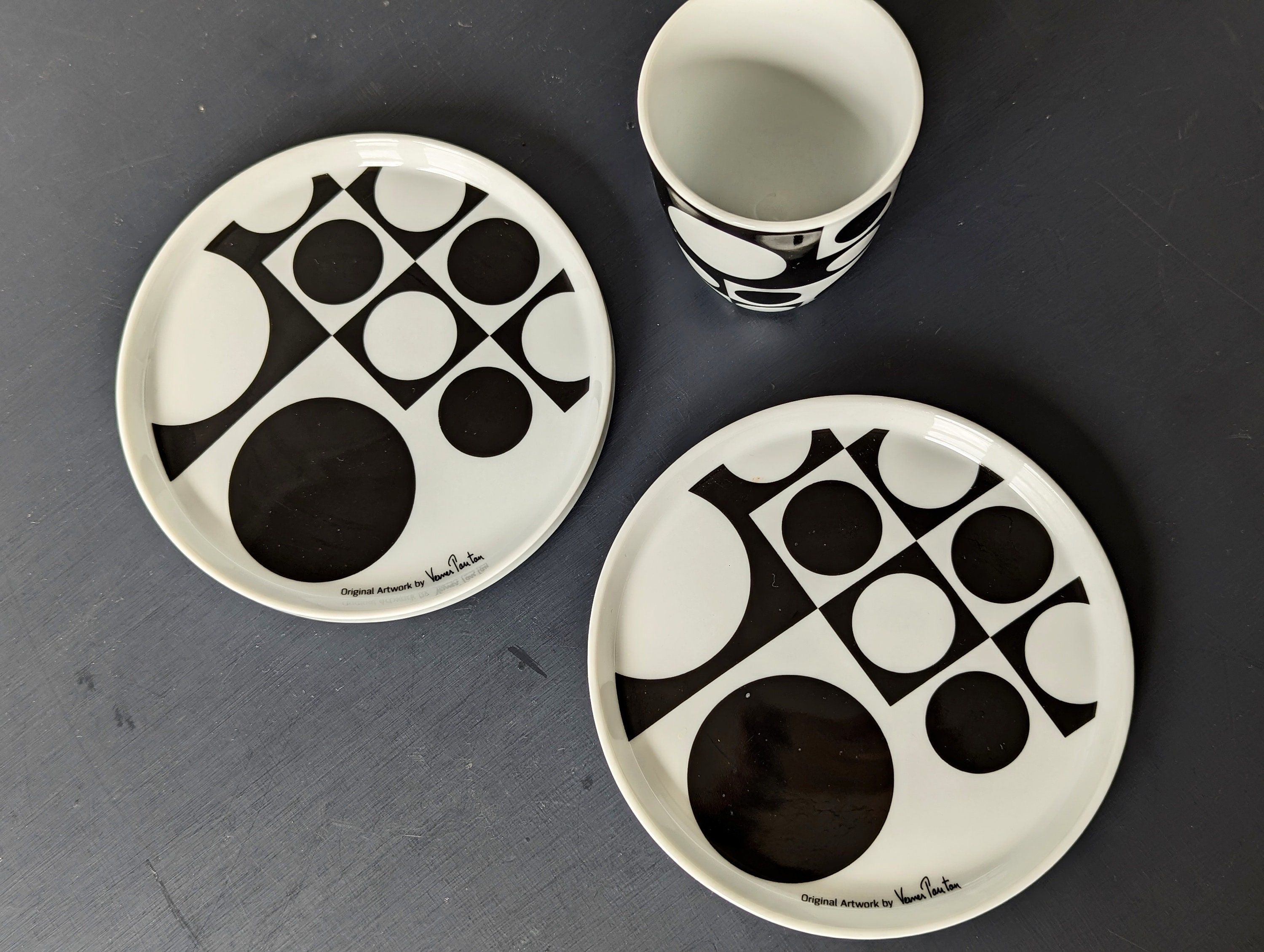 Verner Panton GEOMETRI. Thermal Mug and Plates, Set of Tree