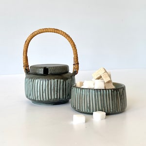 60s ceramic lidded jam jar and sugar Bowl by "Løvemose", Denmark, with incised lines. Vintage mid century danish pottery. Graasten / Gråsten