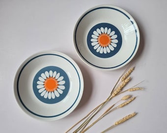 Excellent! 2 Daisy soup plates in close to perfect condition. Figgjo Flint, Turi Design / Turi Gramstad Oliver. Produced 1969 -1975. MCM.