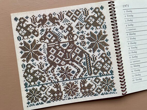 1971 Haandarbejdets Fremme - Danish Cross Stitch - Yearbook 1971