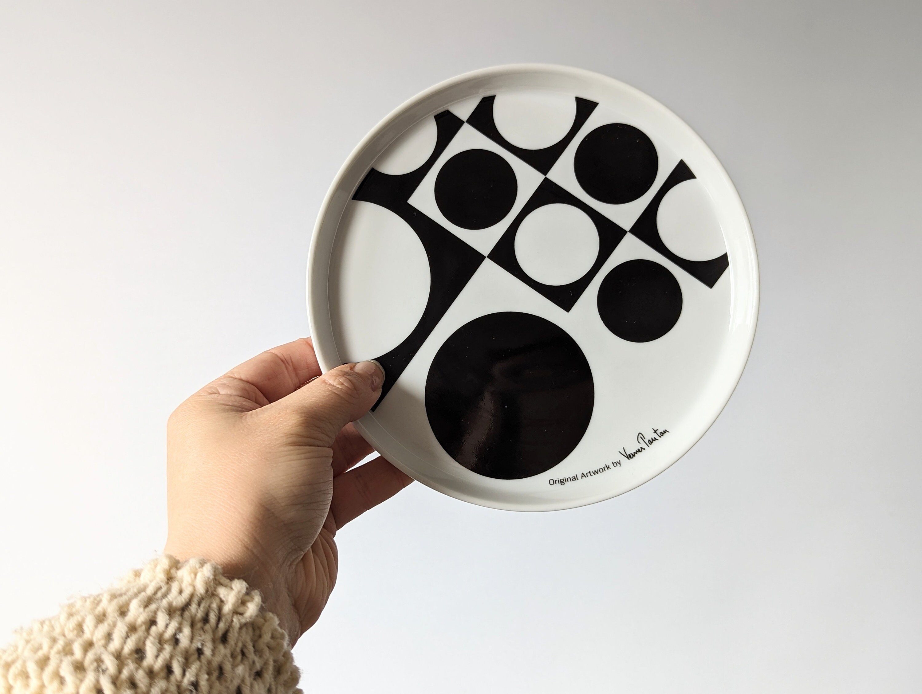 Verner Panton GEOMETRI. Thermal Mug and Plates, Set of Tree