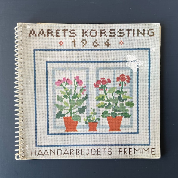 1964 Haandarbejdets fremme - Danish Cross Stitch - Jahrbuch 1964 - Aarets korssting, Gerda Bengtsson - Dänische Handwerkszunft - traditionell