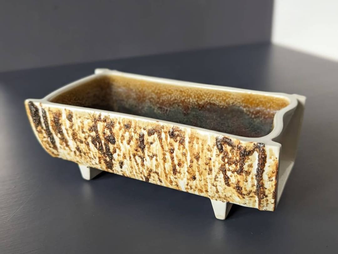 YAMASAN Ceramic Ikebana Flower Vase / Bowl. Beautiful Curvy Japanese