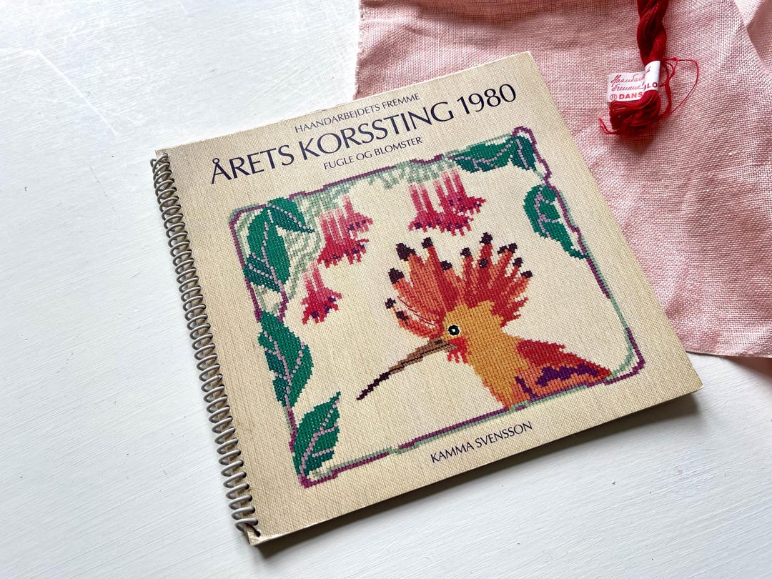 Rare 1980 - Haandarbejdets Fremme - Cross Stitch Book / Calendar
