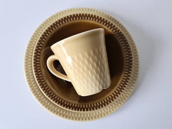 Brunette Trio by Kåre Berven Fjeldsaa, Stavangerflint. Cup, Saucer