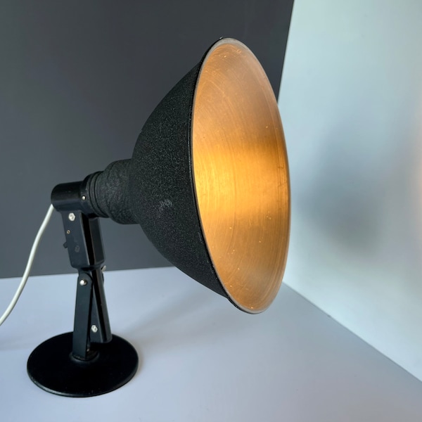 Rare lampe spot Elwis B500 - Objet de collection - Type de prise : européenne ou américaine. lampe photo rétro - vernis martelé - Design industriel - années 50