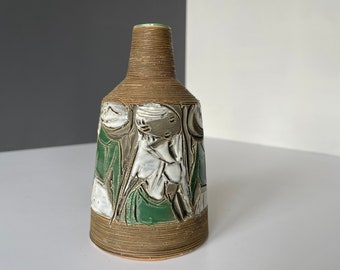 Fratelli Fanciullacci vase white Green Sgrafitto Decorated Ceramic - Italian mid century pottery. Silhouettes of women. 60s Italy design