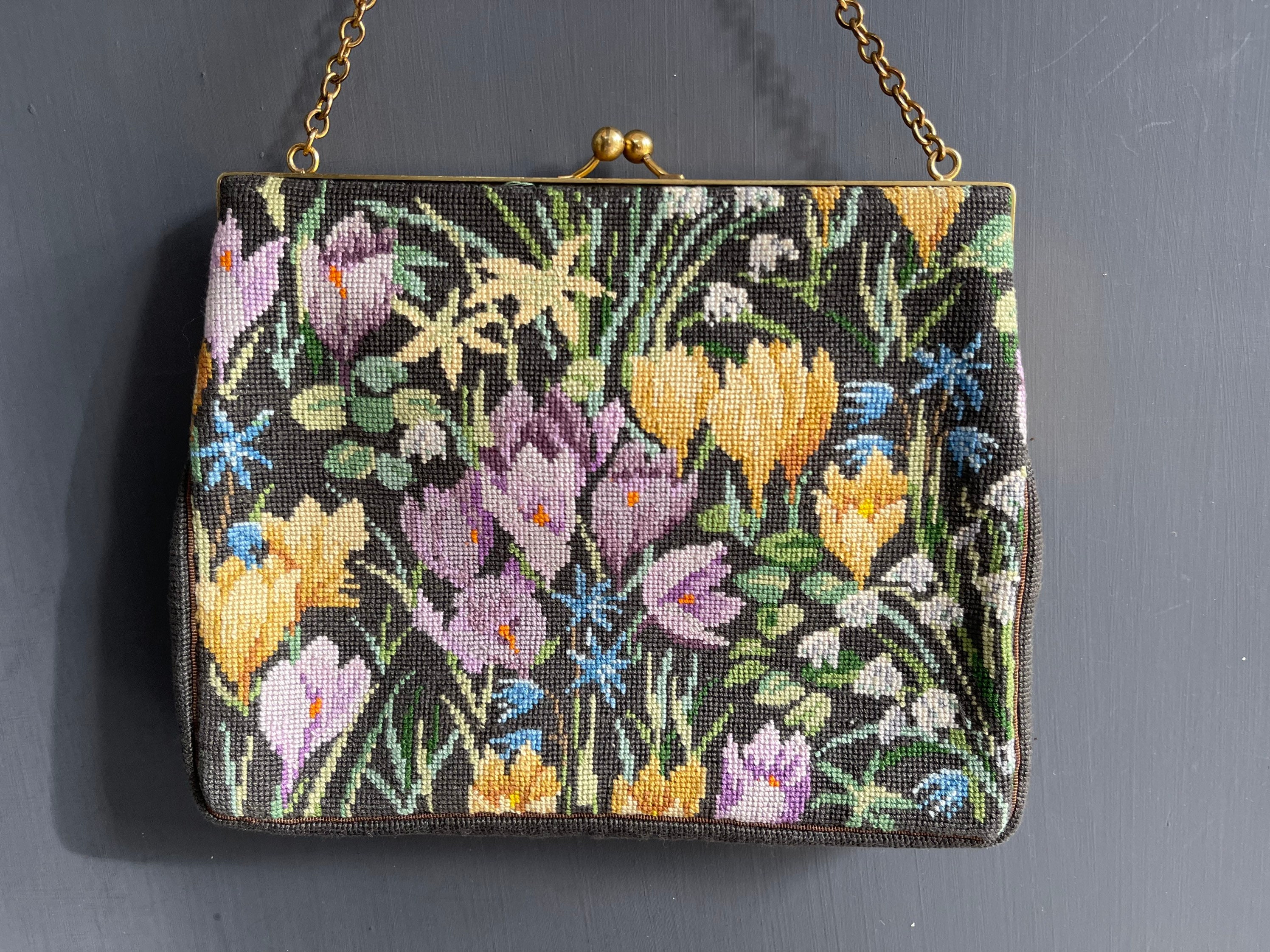 美品【ヴィンテージ】デンマークの刺繍 クロスステッチハンドバッグ デンマークのヴィンテージ刺繍/クロスステッチハンドバッグ