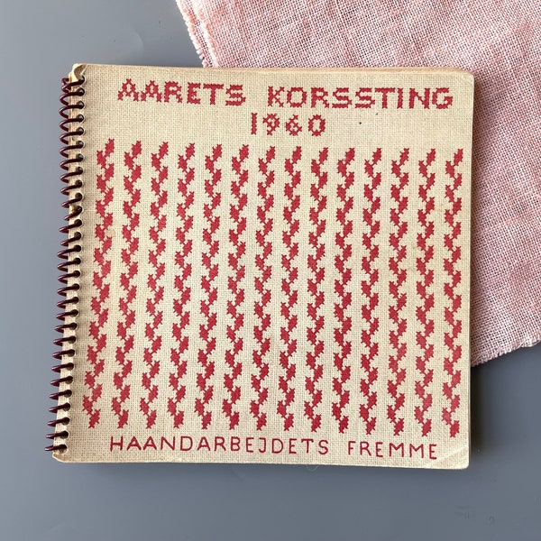 1960! Erstes Jahrbuch. Haandarbejdets fremme - Danish Cross Stitch - 1960 Gerda Bengtsson - Aarets korssting - Dänische Handwerkszunft