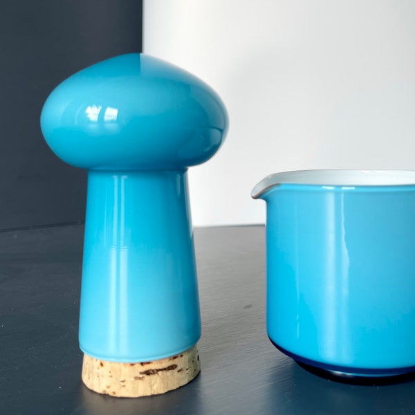 Sugar shaker & creamer, Holmegaard palet series bright blue, design Michael Bang, Denmark, 1960s Mid Century Modern MCM handmade Pop Art
