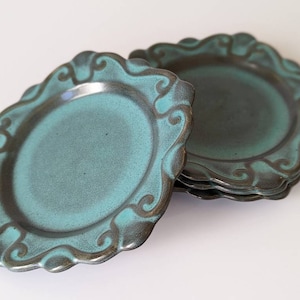 4 X Bo Fajans plates - Sweden. Art deco 1930s plate design by Allan Ebeling. Very old! Dark green plate with organic shape. Signed. Stamped.