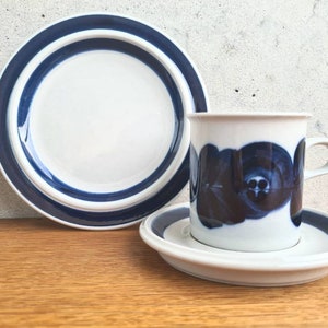 Tall Arabia Trio - Anemone  - Coffee Cup, saucer and plate. Finland. Designed by Raija Uosikkinen and Ulla Procope in the late 1950 - MCM
