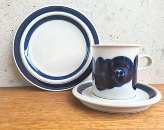 Tall Arabia Trio - Anemone  - Coffee Cup, saucer and plate. Finland. Designed by Raija Uosikkinen and Ulla Procope in the late 1950 - MCM