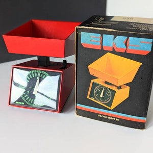 Original sueco EKS scale- Herramienta de cocina de los años 70. BENGT EK design, Suecia. Báscula de cocina retro roja de hasta 3kg con caja de cartón original.