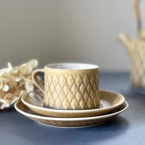 Tea trio Relief set by Quistgaard - Cup, saucer and plate. Kronjyden / Nissen - Made in Denmark 1960 - IHQ - Danish design.