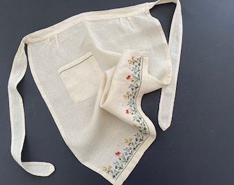 Handmade embroidered apron with romantic flowers meadow - Clara Wæver - stunning vintage - Made in Denmark - 100% linen.