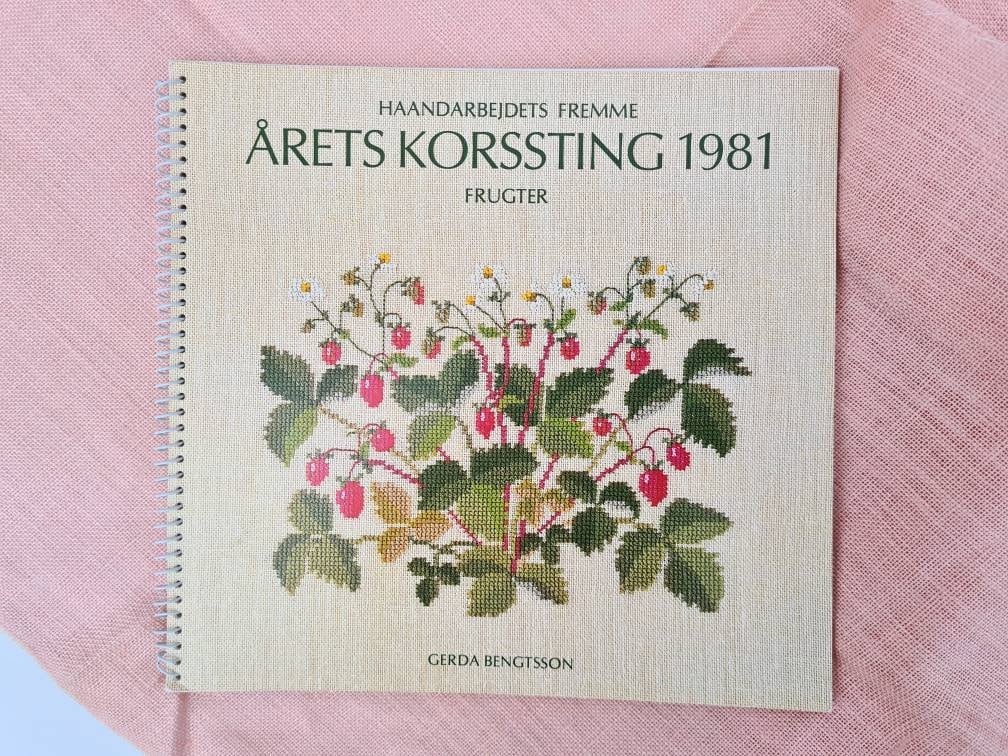 Rare 1981 - Haandarbejdets Fremme - Cross Stitch Book/calendar