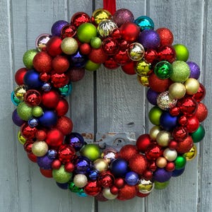 Red & Green Christmas Ornament Wreath: 21&quot; Jingle Bell Holiday Decor