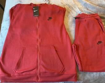 red nike sweatsuit