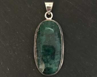 Stunning Very Large Faceted Natural Two Stone Green Emerald And 925 Sterling Silver Oval Drop Pendant Necklace