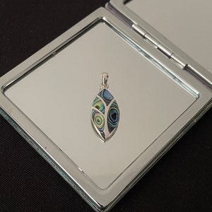 Beautiful Large Natural Green Paua Shell/Abalone And 925 Sterling Silver Kite Shaped Pendant Necklace Gift